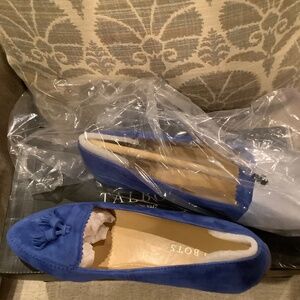 6N flats suede brand new